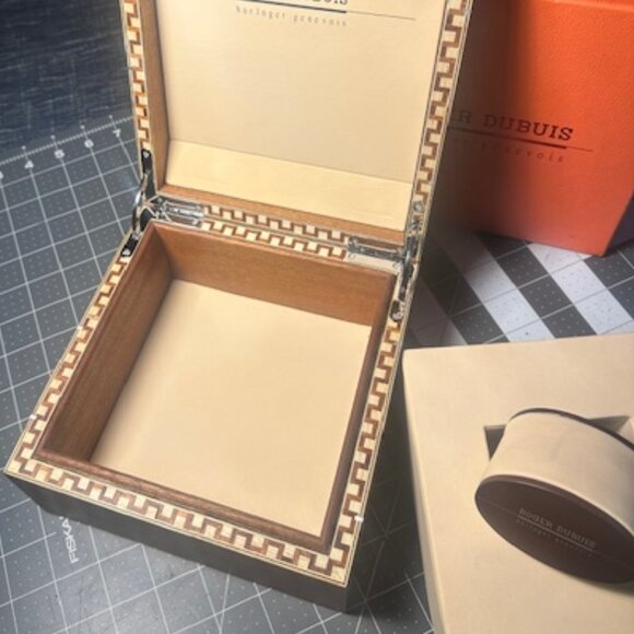 Rare Roger Dubuis Wood inlayed Horloger Watch Box with orig outer box - Picture 12 of 16
